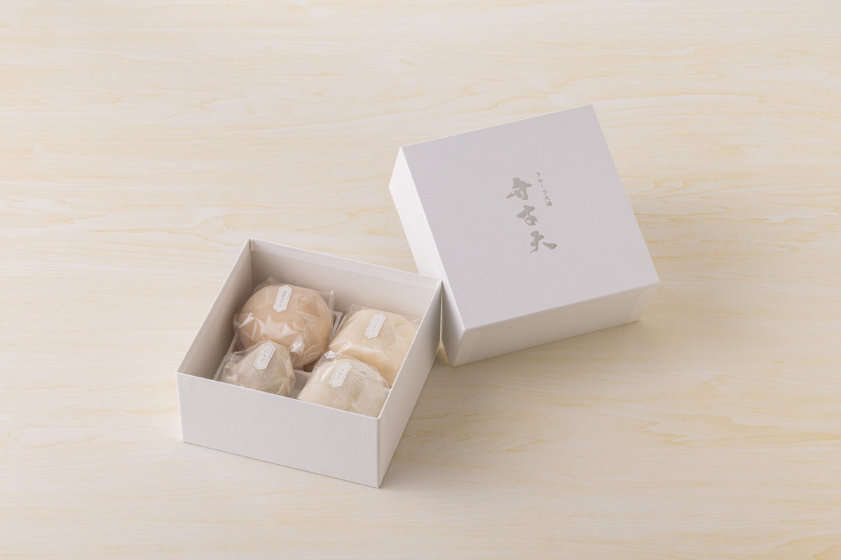 贈答用化粧箱】季節のフルーツ大福（4個入り）
