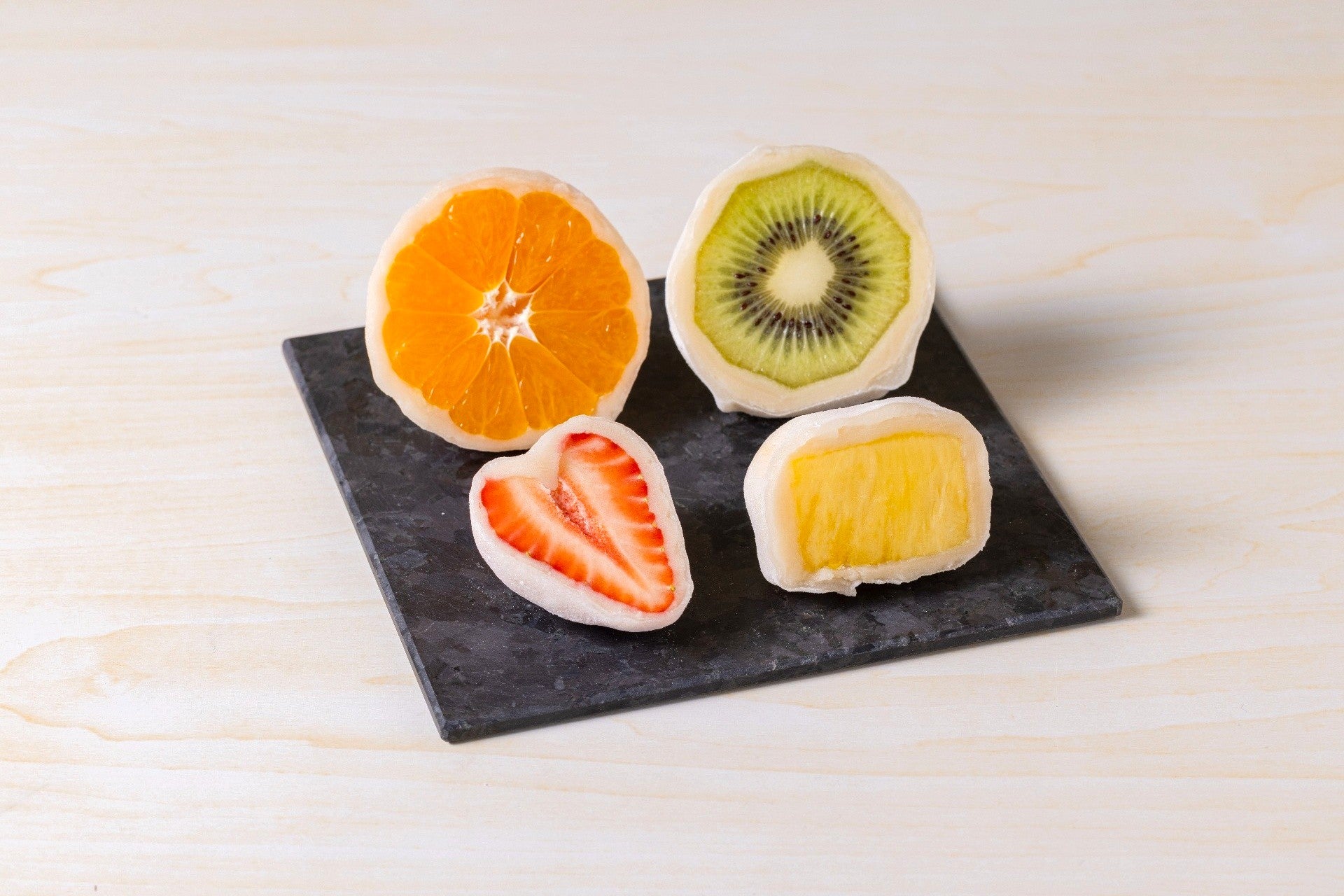 【いい夫婦の日限定】ハートのいちご大福入りフルーツ大福4個セット