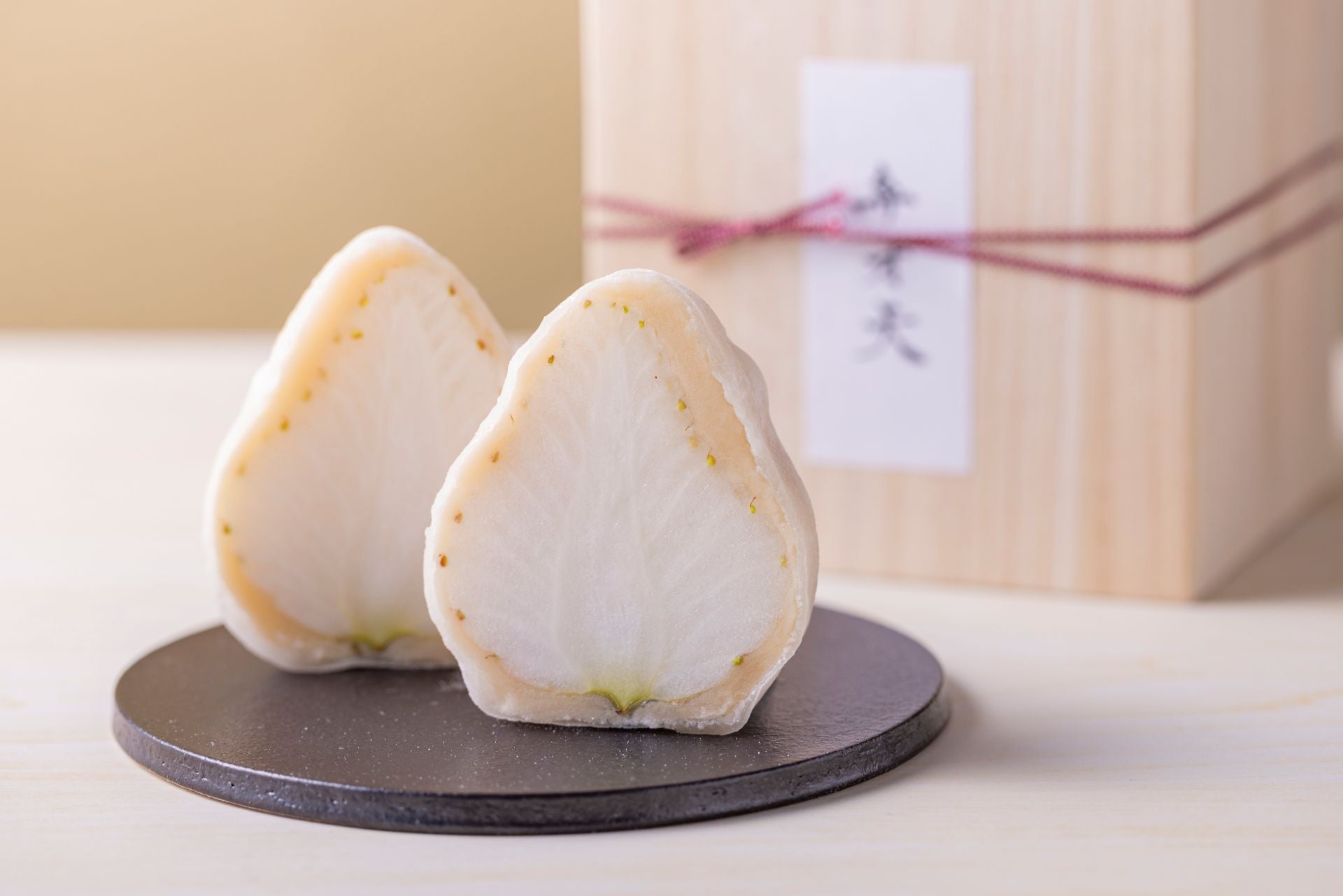 【数量限定】天使の実 プレミアム白いちご大福  1個入り　※3月12日頃より順次発送予定